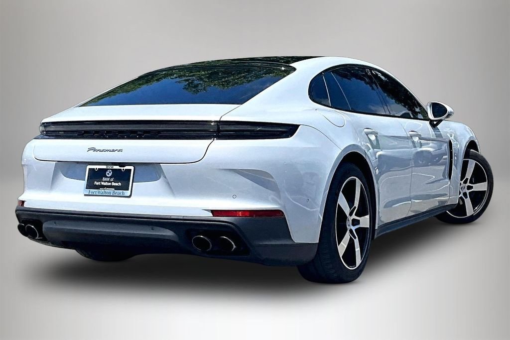 Used 2025  Porsche 4 image 5