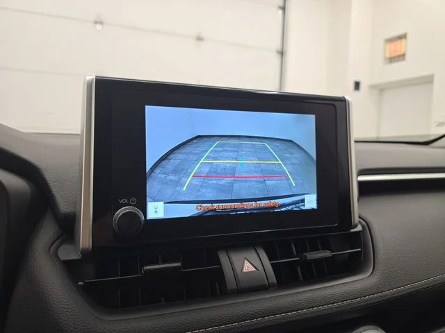 Used 2025 Ice Toyota XLE image 22