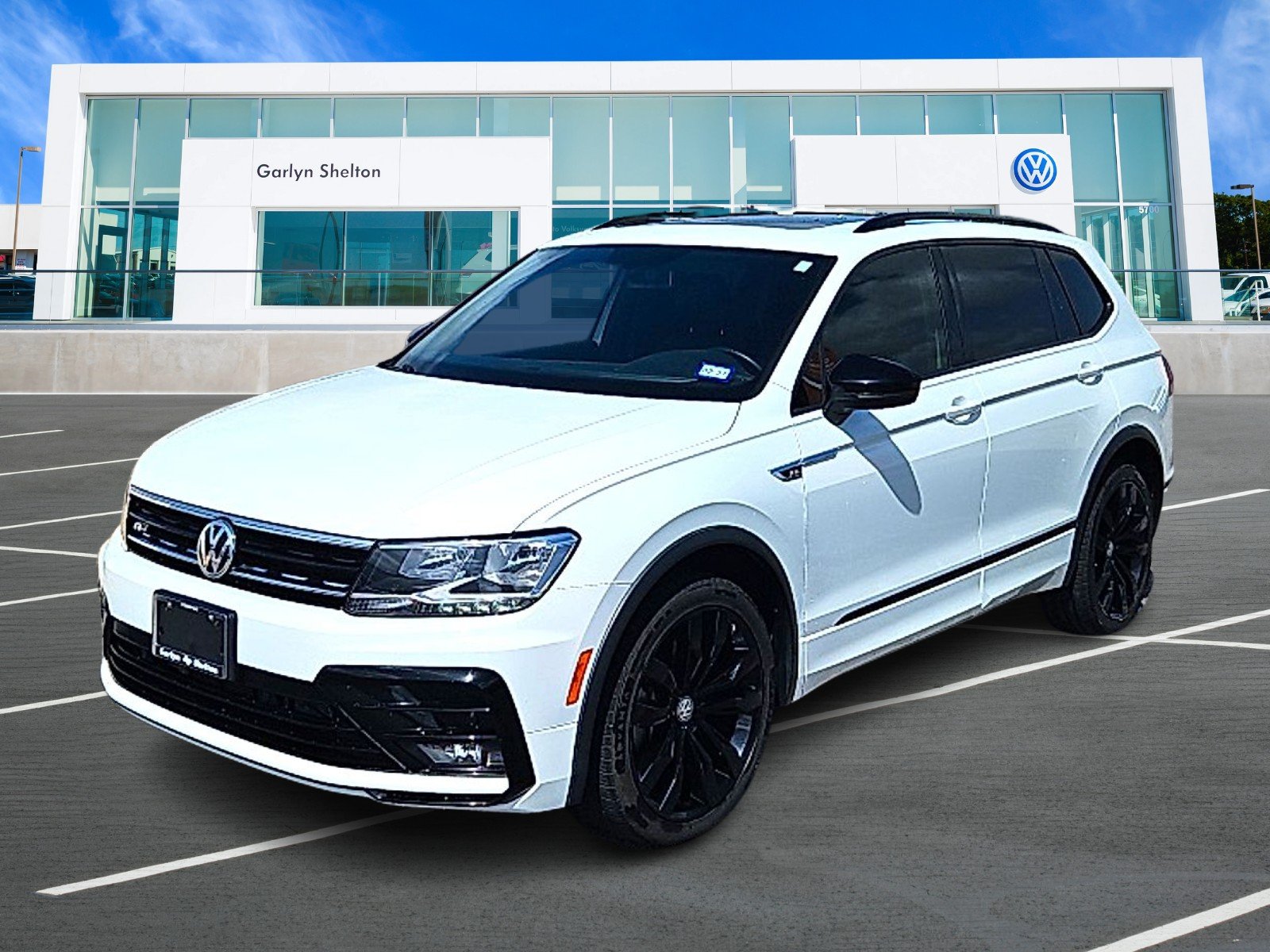 2021 Volkswagen Tiguan 2.0T SE R-Line Black's photo