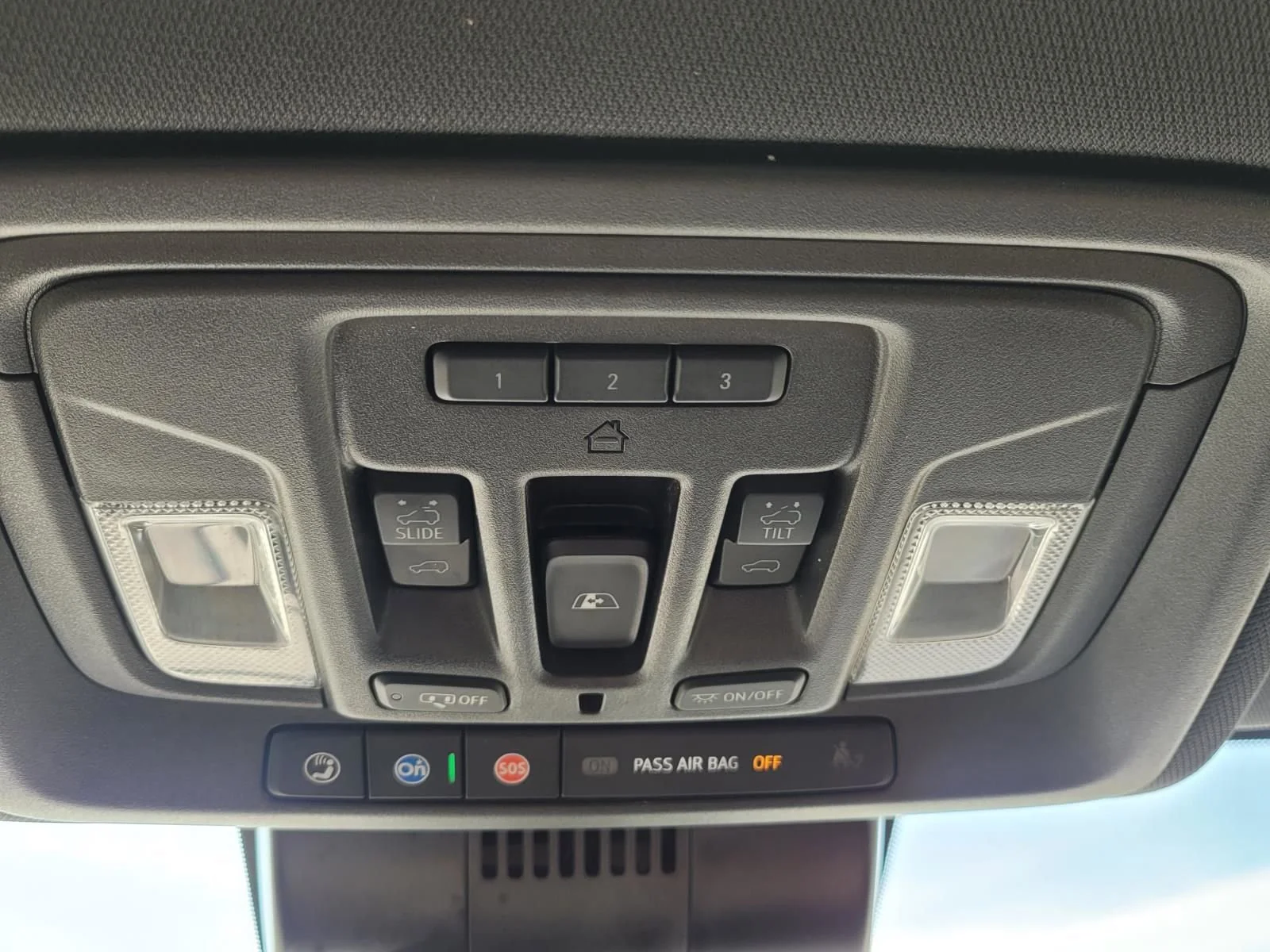 Used 2024 Iridescent Pearl Tricoat Chevrolet High Country image 30