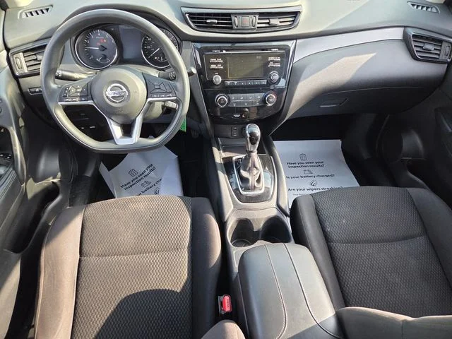 Used 2018 Gray Nissan S image 9