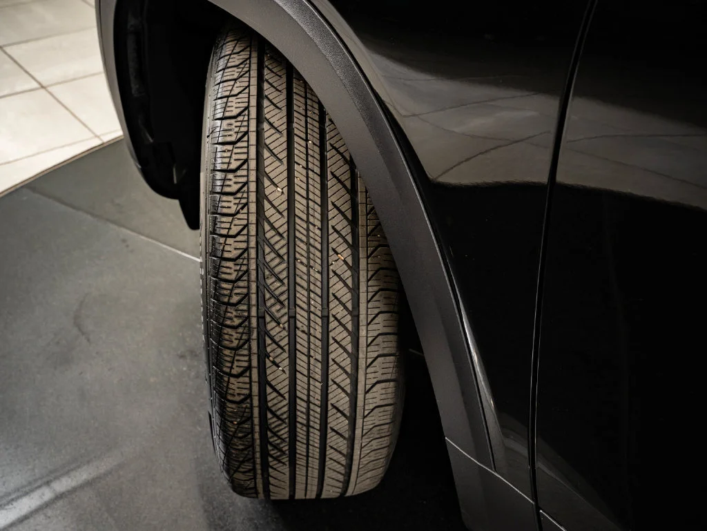 Used 2025 Night Black Mercedes-Benz GLB 250 image 39