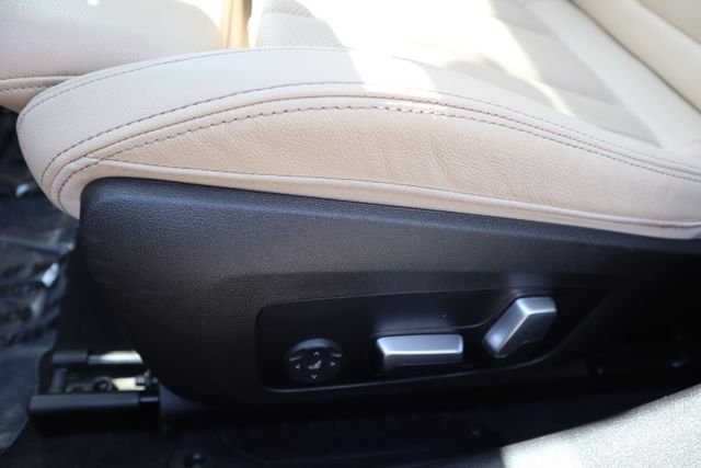 Used 2023 Black Sapphire Metallic BMW 330i image 18