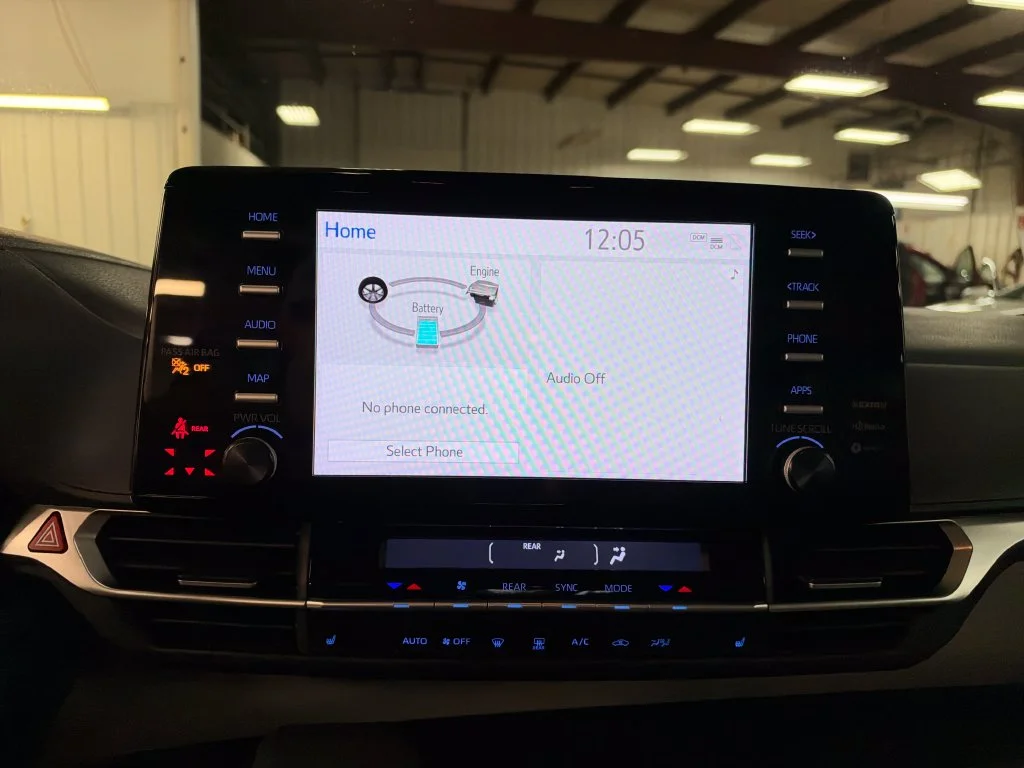 Certified Used 2022  Toyota XLE image 22