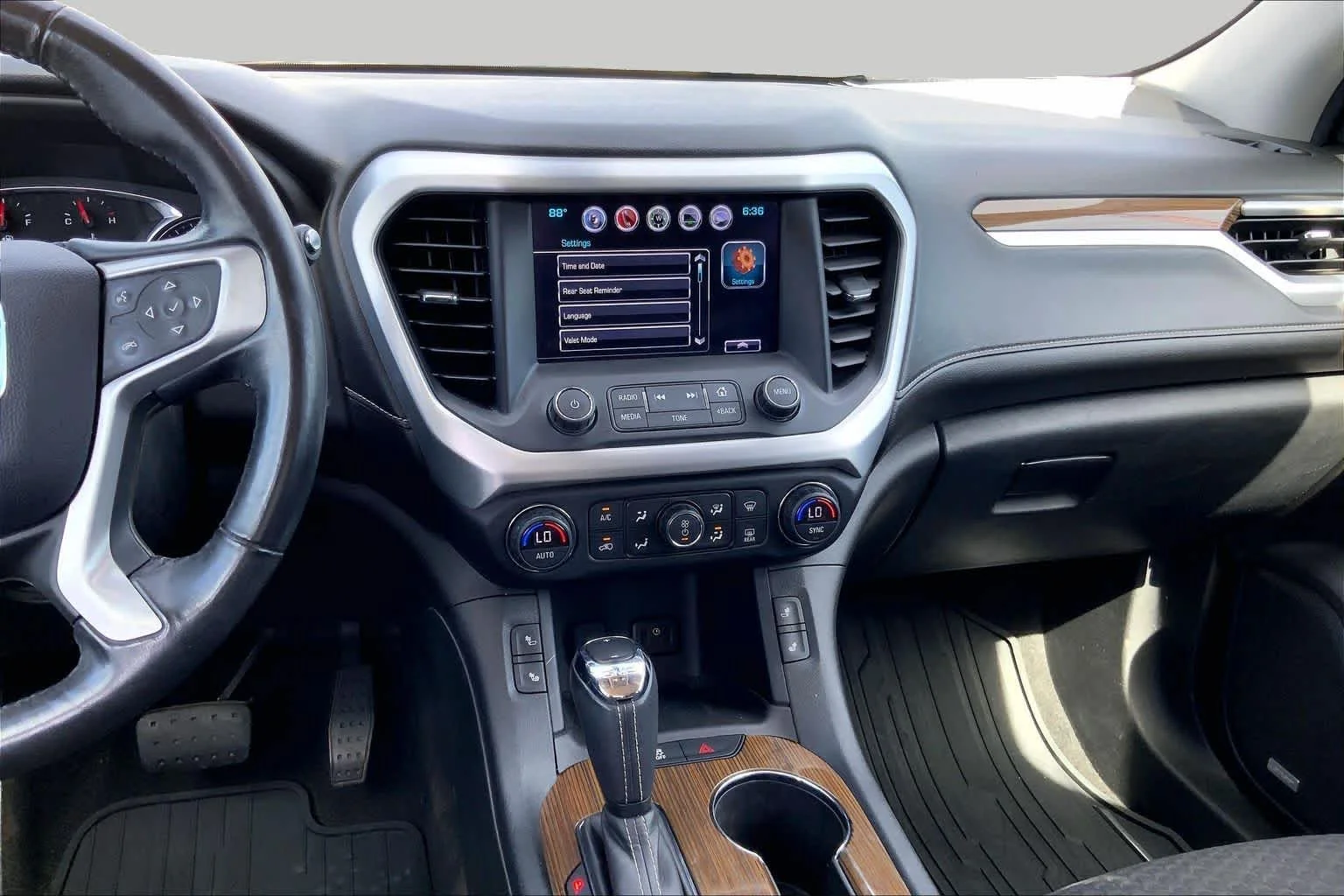 Used 2019 BLUE STEEL METALLIC GMC SLE image 7