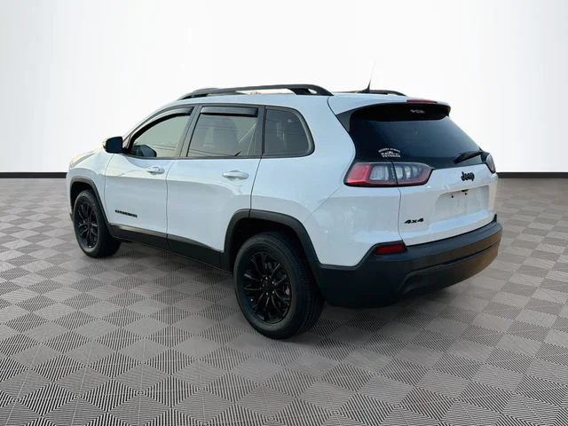 Used 2023 White Jeep Altitude image 5