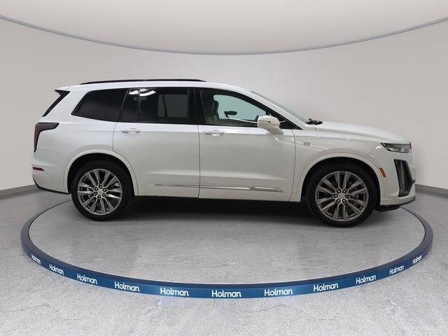 Used 2020 White Cadillac Sport image 5