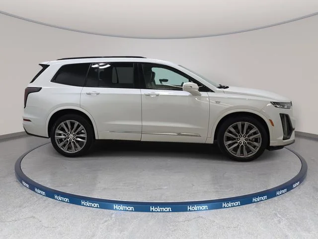 Used 2020 White Cadillac Sport image 5