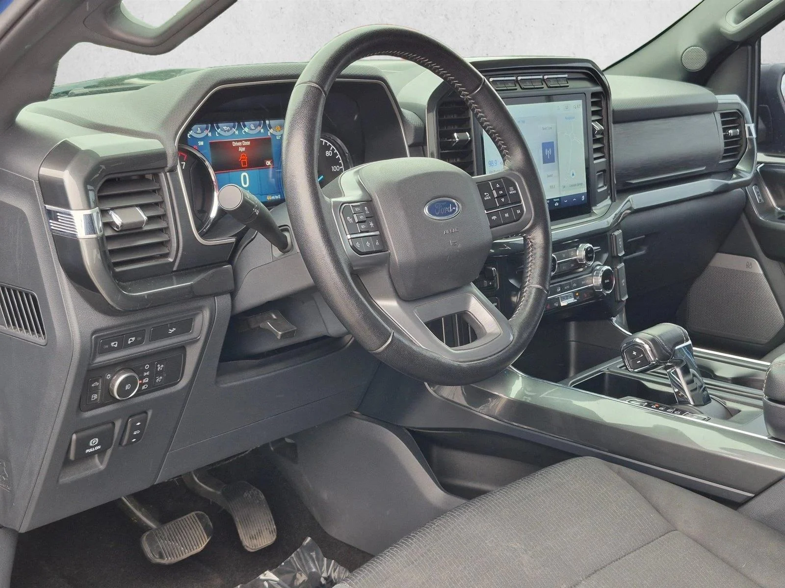 Used 2022 Atlas Blue Metallic Ford XLT image 9