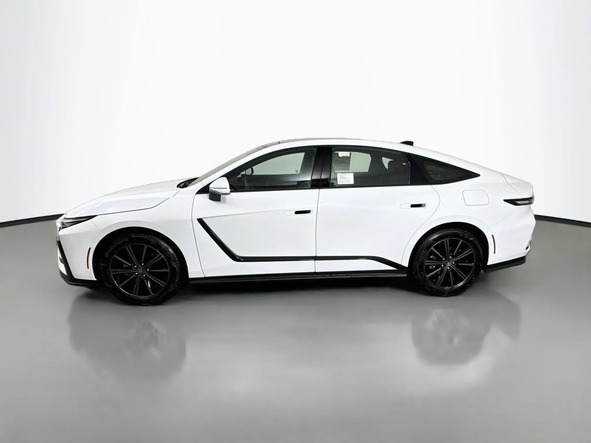 New 2026 Ultra White Lexus ES 350h PREMIUM image 4