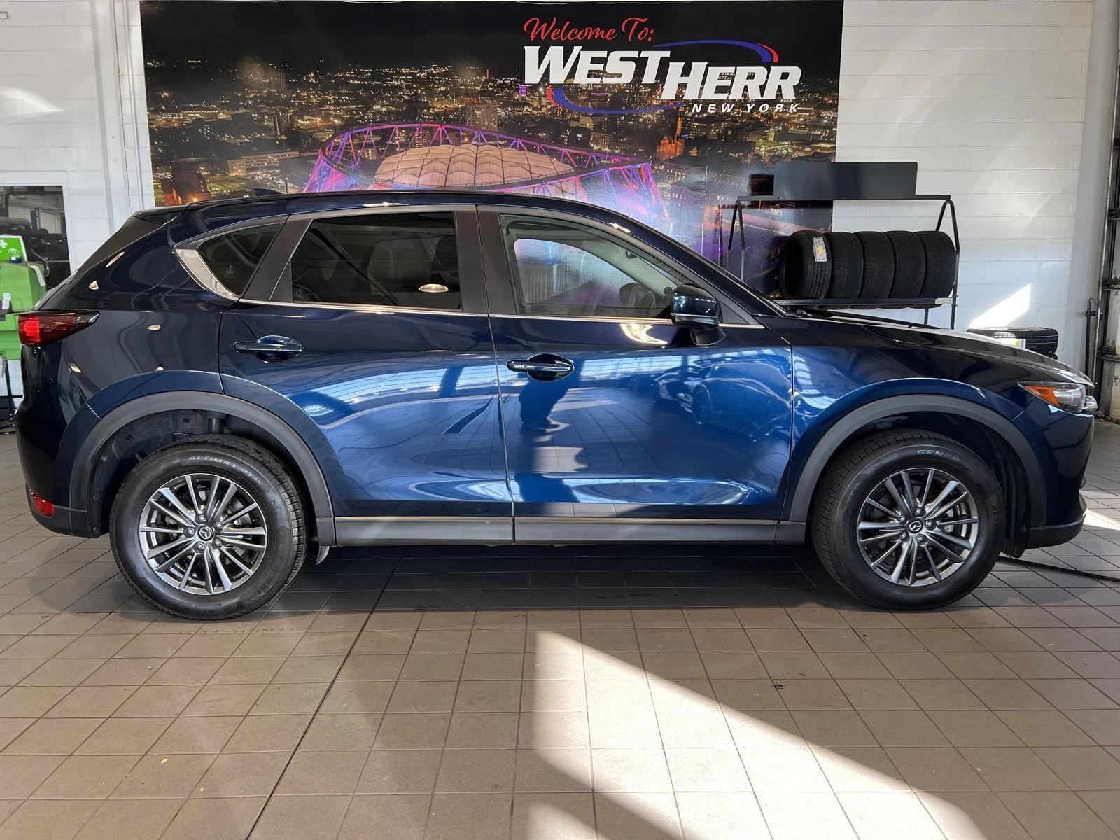 Used 2021  Mazda Touring image 26