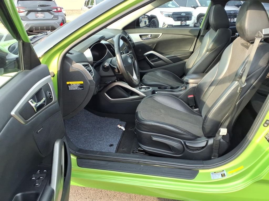 Used 2012 Electrolyte Green Hyundai Base image 17