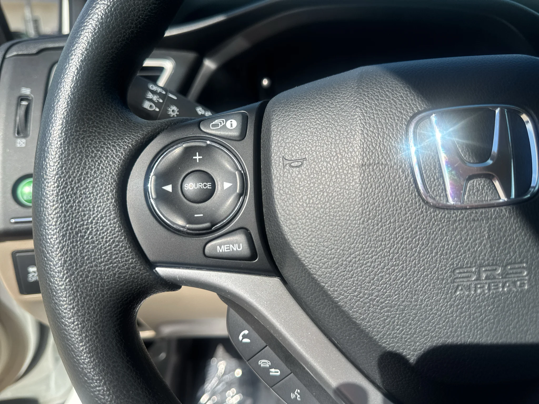 Used 2014 Taffeta White Honda LX image 17