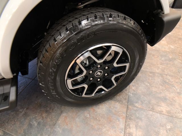 New 2026 Avalanche Gray Ford Outer Banks® image 9