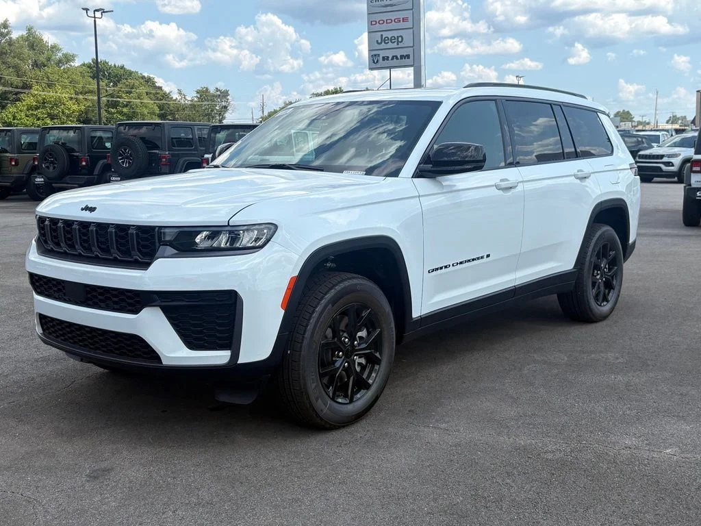 New 2026 Bright White Clear-Coat Exterior Paint Jeep Altitude image 3