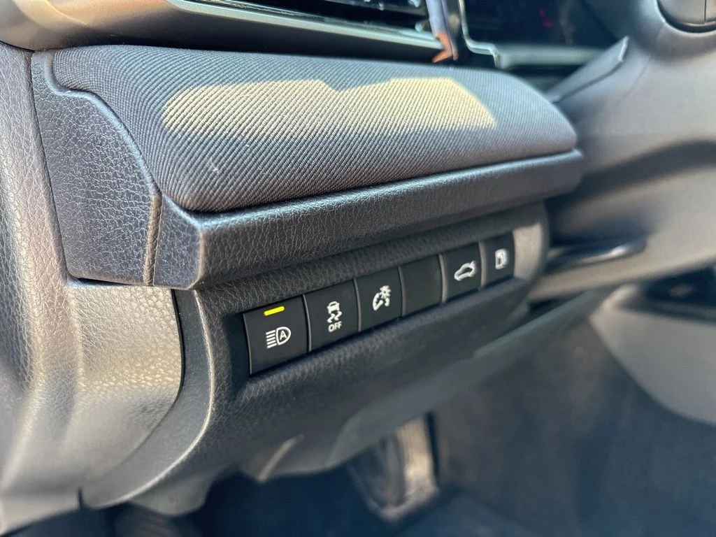 Used 2025 White Toyota  image 12