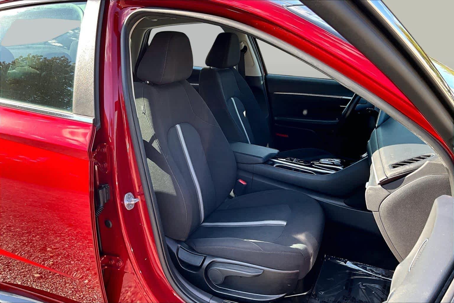 Used 2023 Ultimate Red Hyundai SEL image 9
