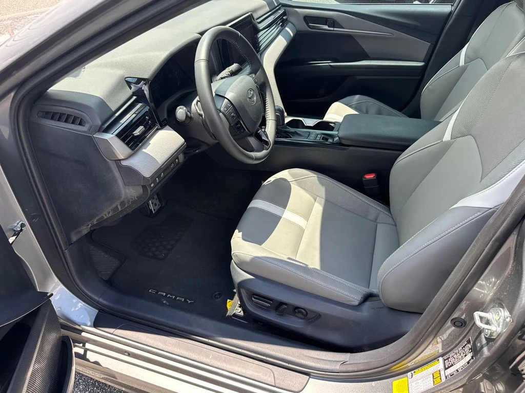Used 2025  Toyota SE image 9