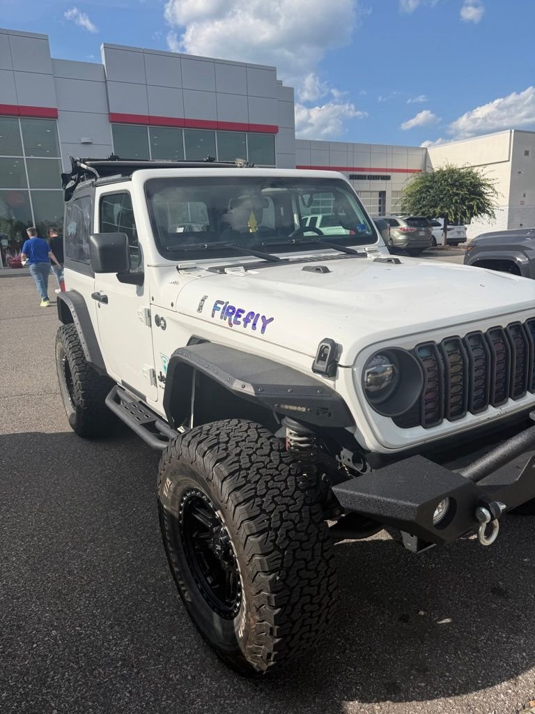 2025 Jeep Wrangler Sport's photo