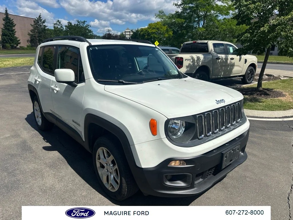 Used 2017 White Jeep Latitude image 1