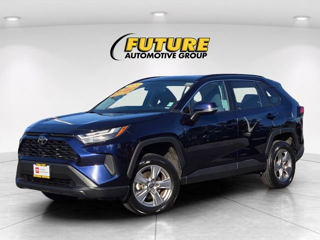 Used 2024  Toyota XLE image 8