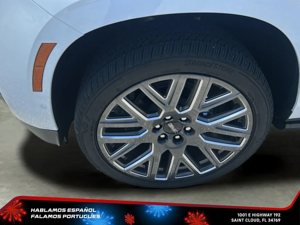 Used 2026 Glacier White Tricoat GMC Denali Ultimate image 10