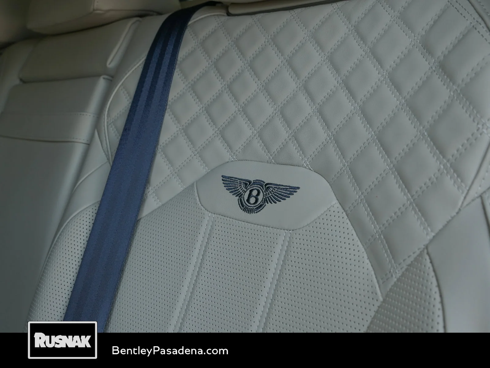 Certified Used 2023 Breeze by Mulliner Bentley Azure image 26
