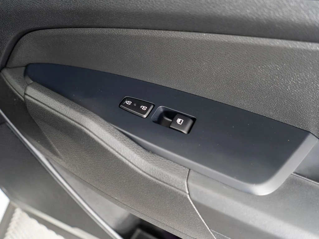 Used 2023 White Kia LX image 9