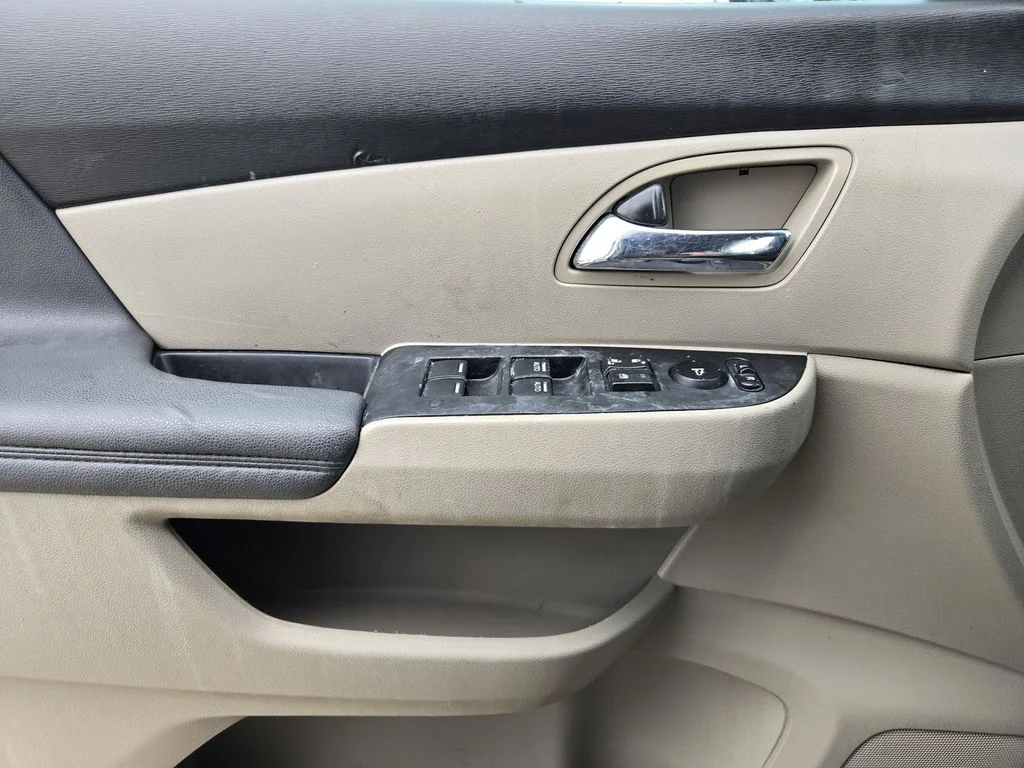 Used 2016 White Honda EX image 16