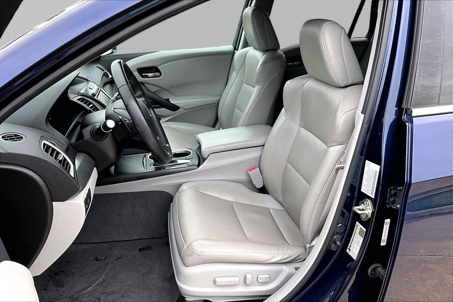 Used 2017 BLUE Acura w/Technology Pkg image 8