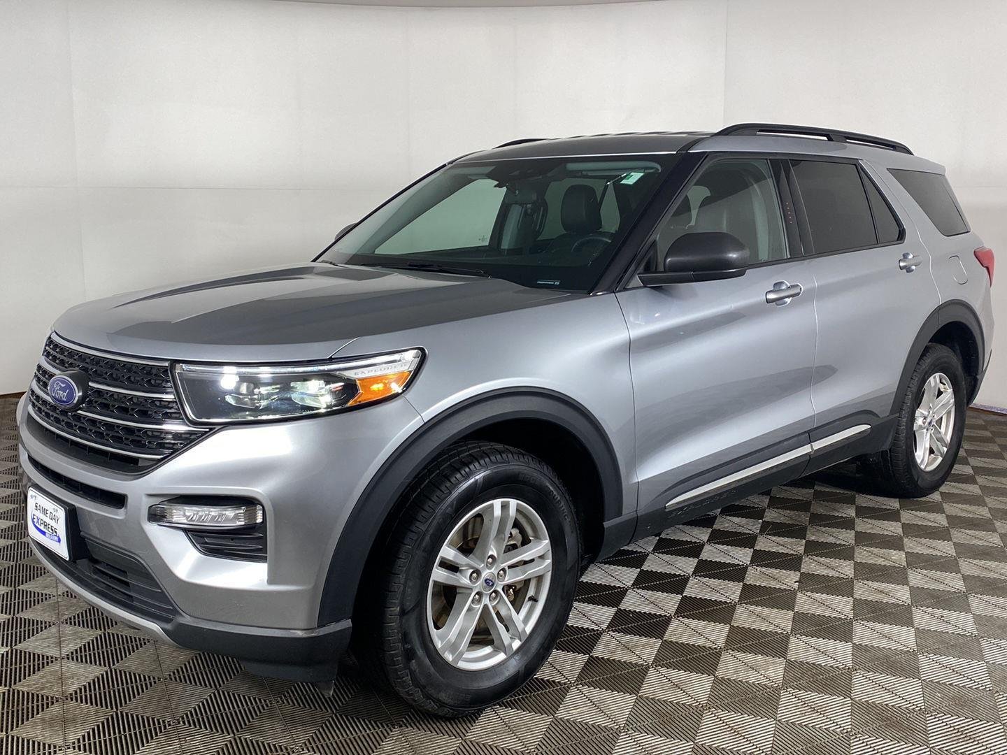 Used 2023 Silver Metallic Ford XLT image 24
