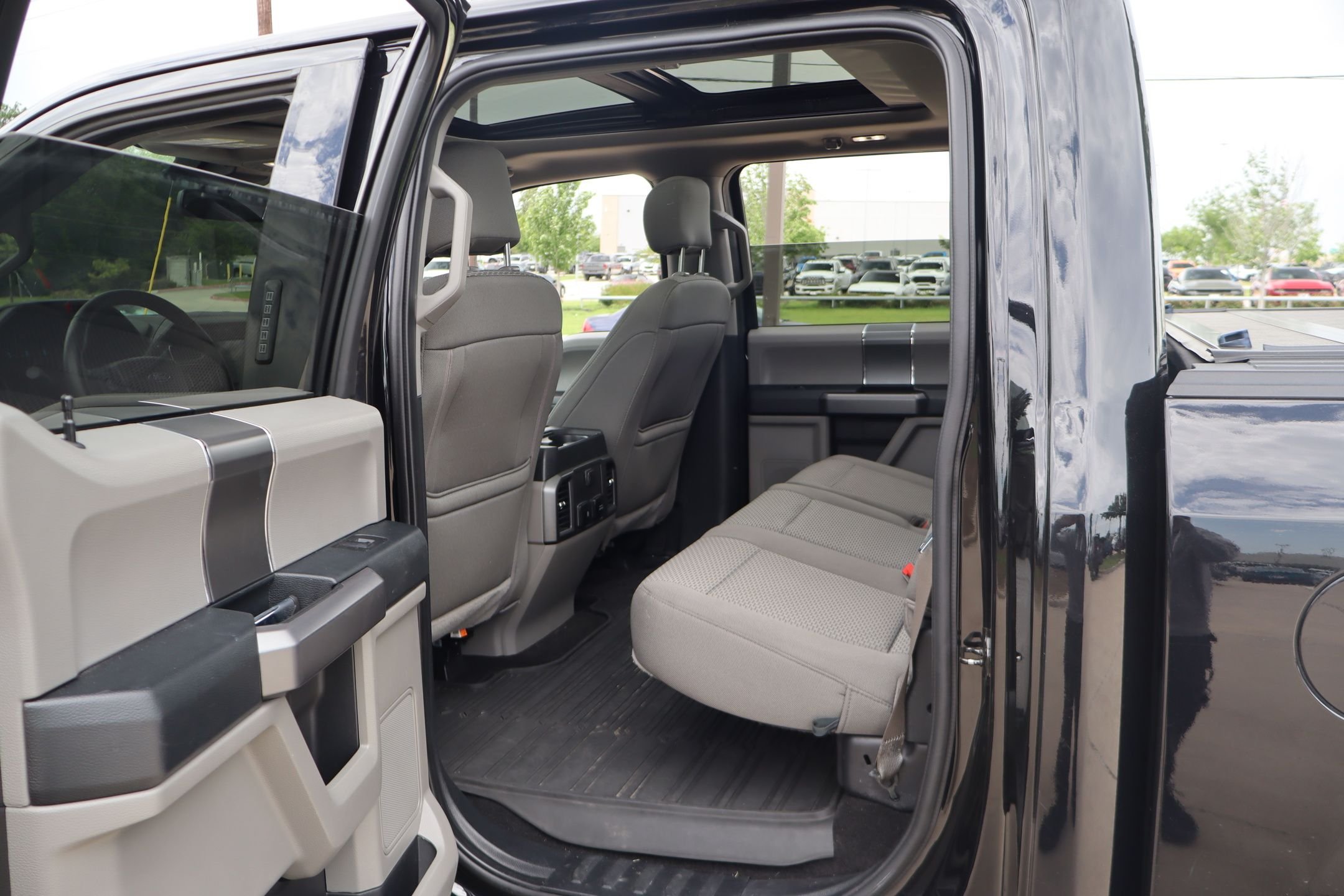 Used 2020 Black Metallic Ford XLT image 26