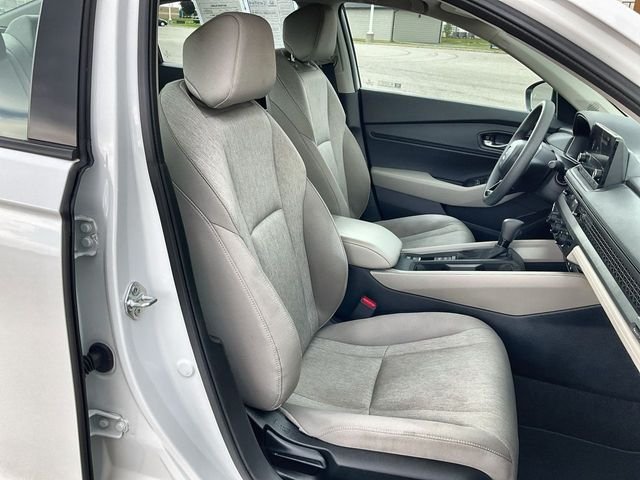 Certified Used 2025 Platinum White Pearl Honda SE image 32