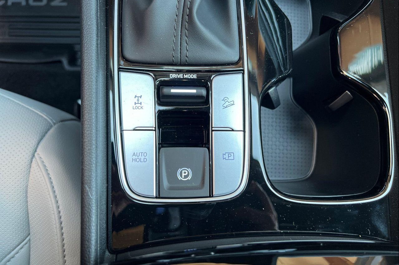 New 2026 Black Hyundai SEL AWD image 37
