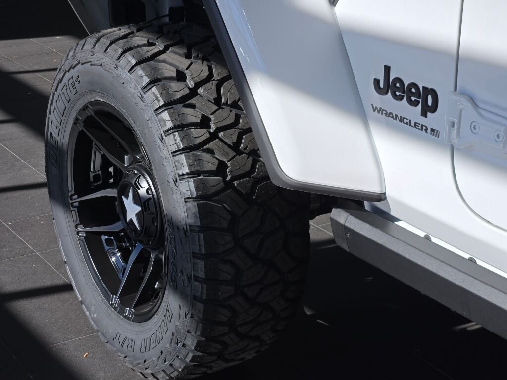 2026 Jeep Wrangler 4-Door Sahara - Photo 17