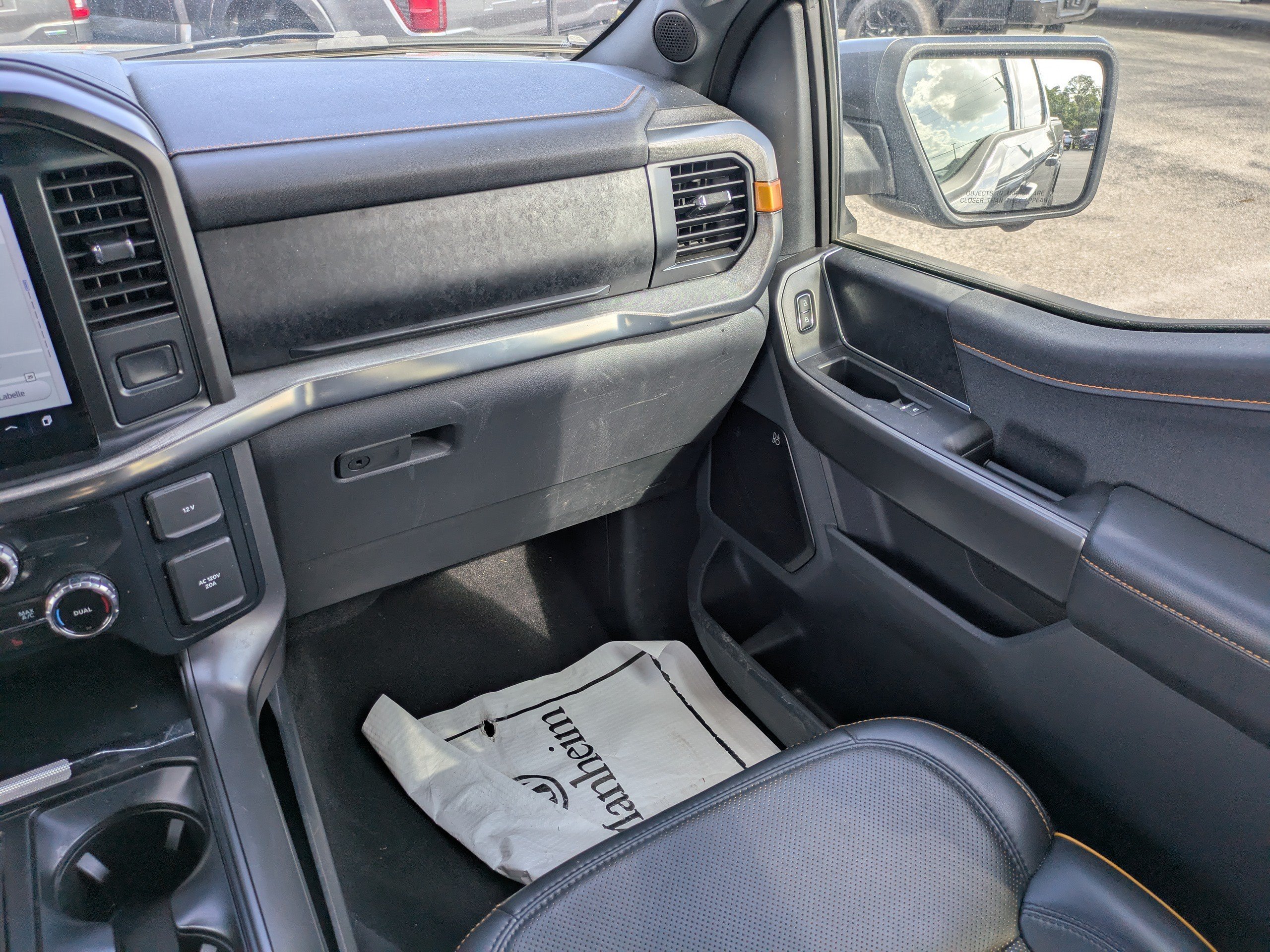Used 2025  Ford Tremor image 15