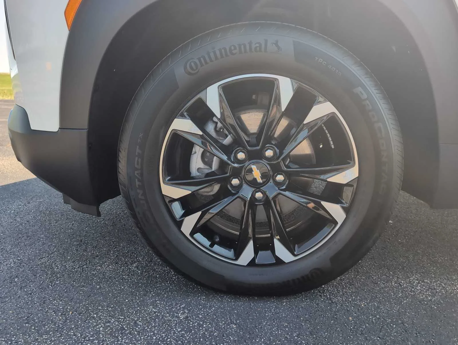 Used 2023 Summit White Chevrolet LT image 31