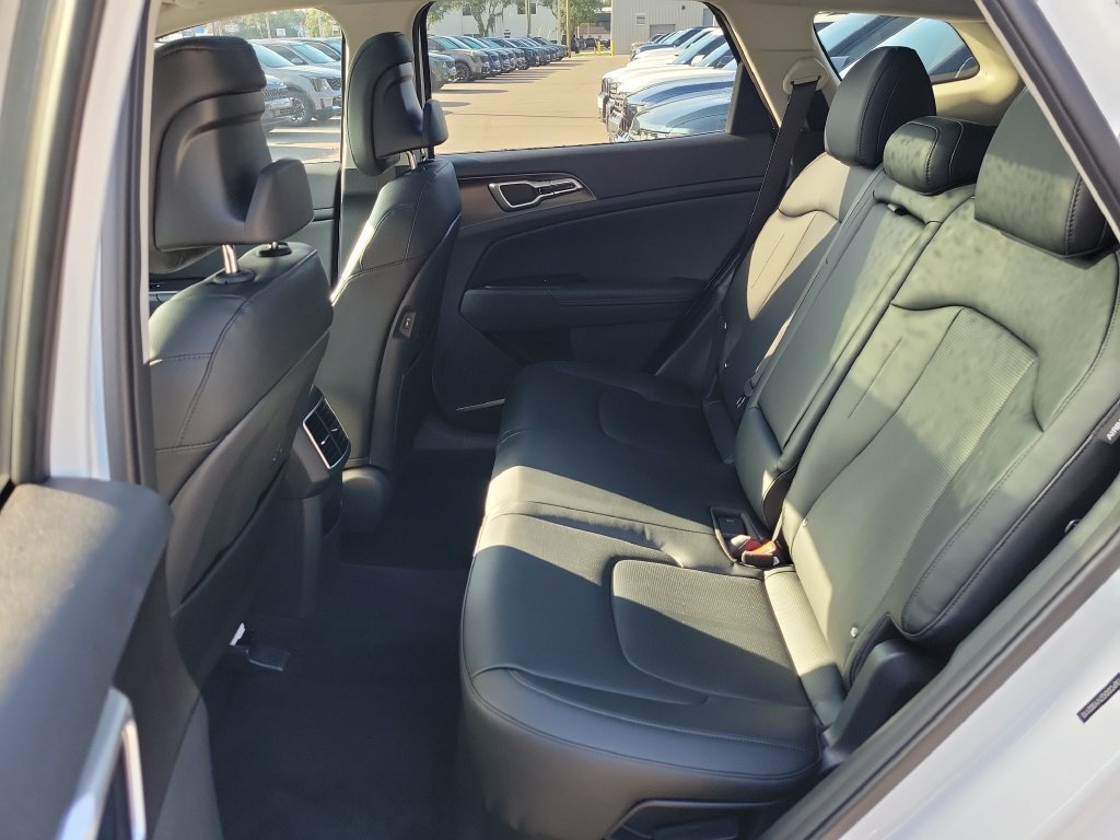 New 2027 Snow White Pearl Kia EX image 16
