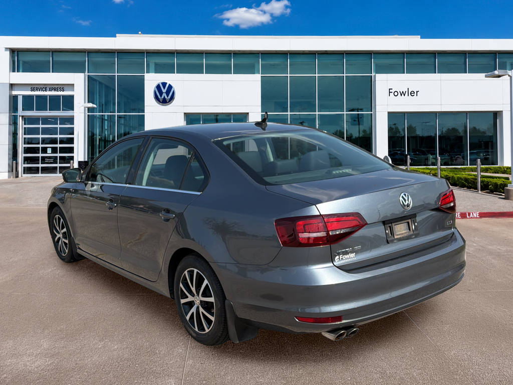 Used 2017 Gray Volkswagen 1.4T SE image 7