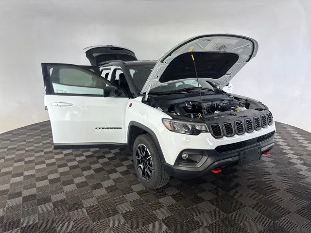 Used 2025 White Jeep Trailhawk image 12