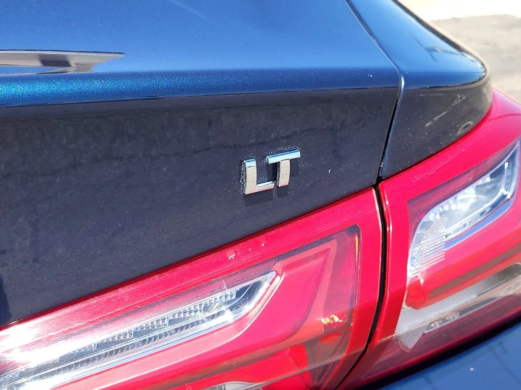 Used 2022 Northsky Blue Metallic Chevrolet LT image 9
