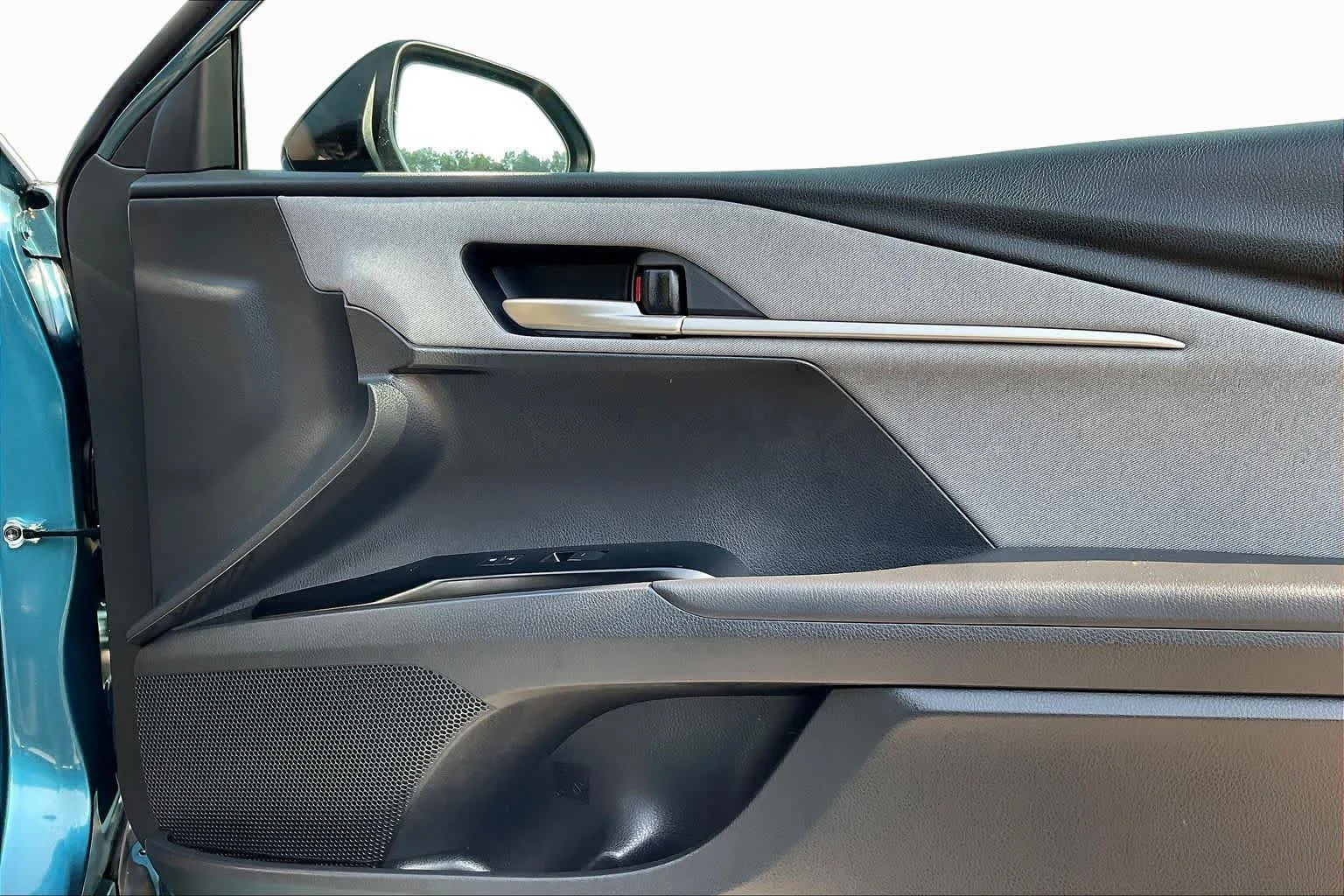 Used 2025 Ocean Gem Toyota LE image 22