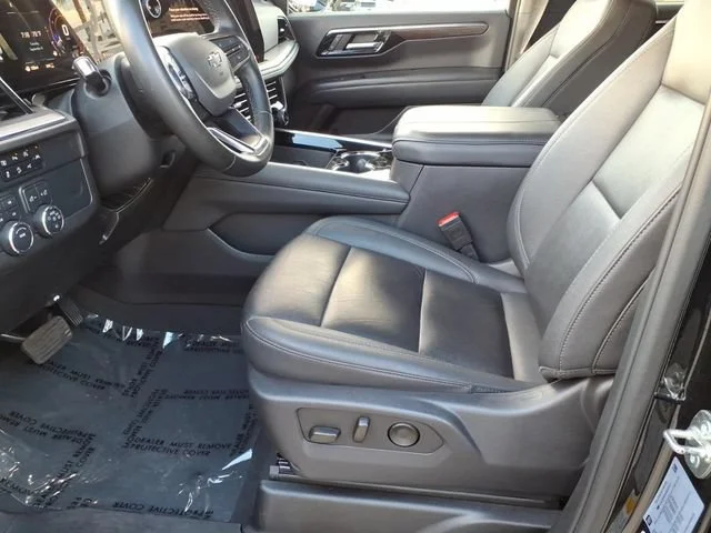Used 2025 Black Chevrolet Z71 image 17