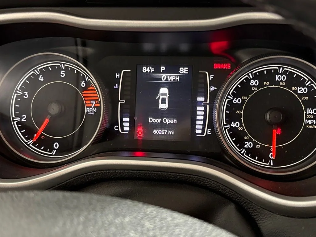 Used 2018 Blue Jeep Latitude Plus image 25