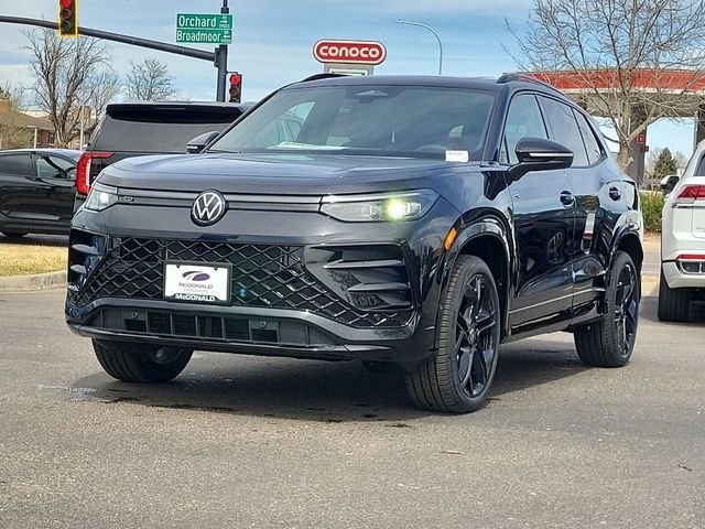 2026 Volkswagen Tiguan 2.0T SE R-Line Black 4Motion's photo