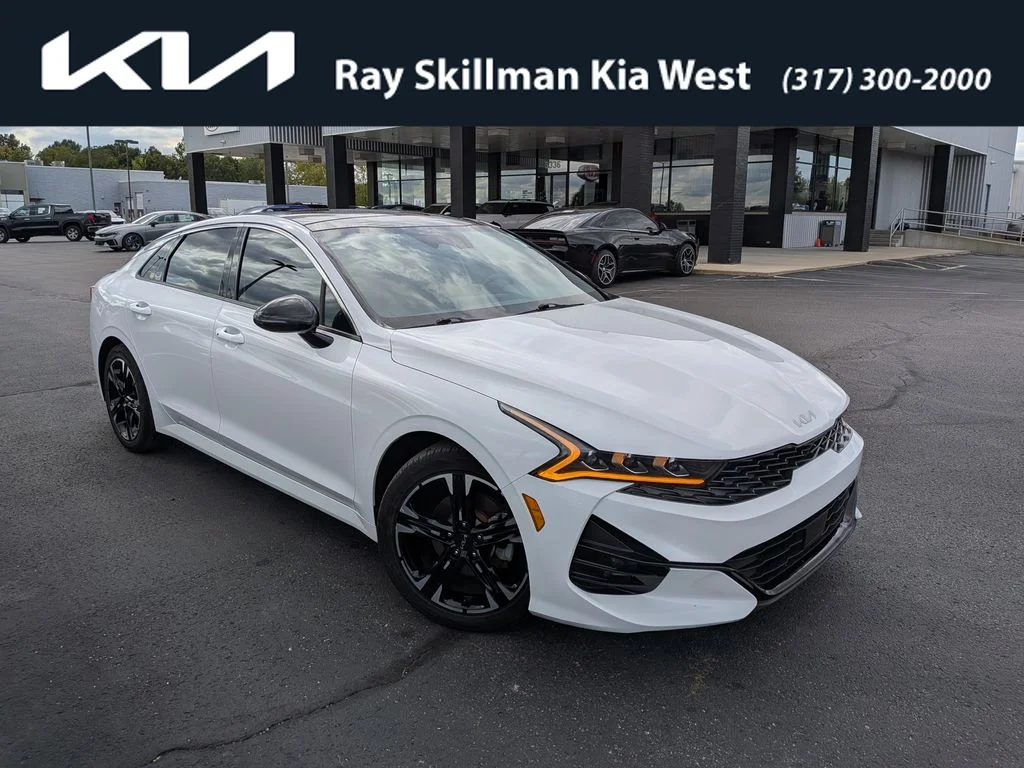 Used 2023 White Pearl Kia GT-Line image 1