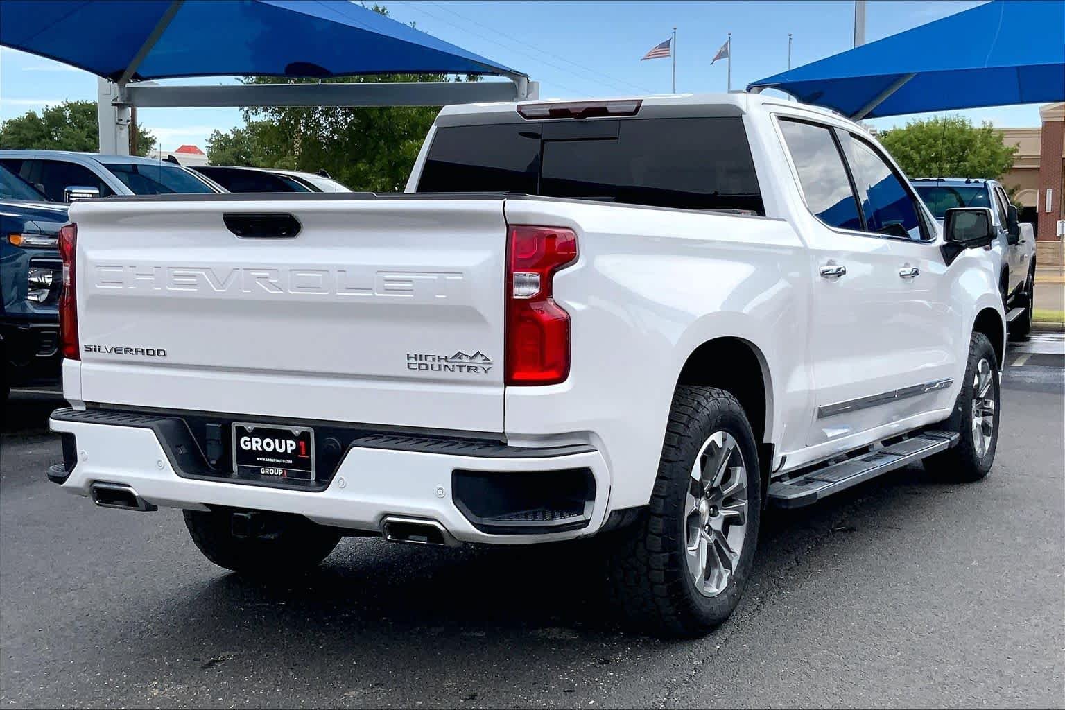 Used 2024 Iridescent Pearl Tricoat Chevrolet High Country image 13