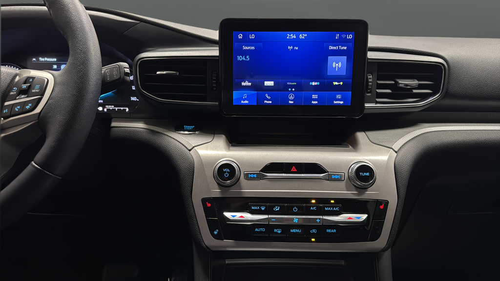 Used 2023 Star White Metallic Tri-Coat Ford XLT image 13