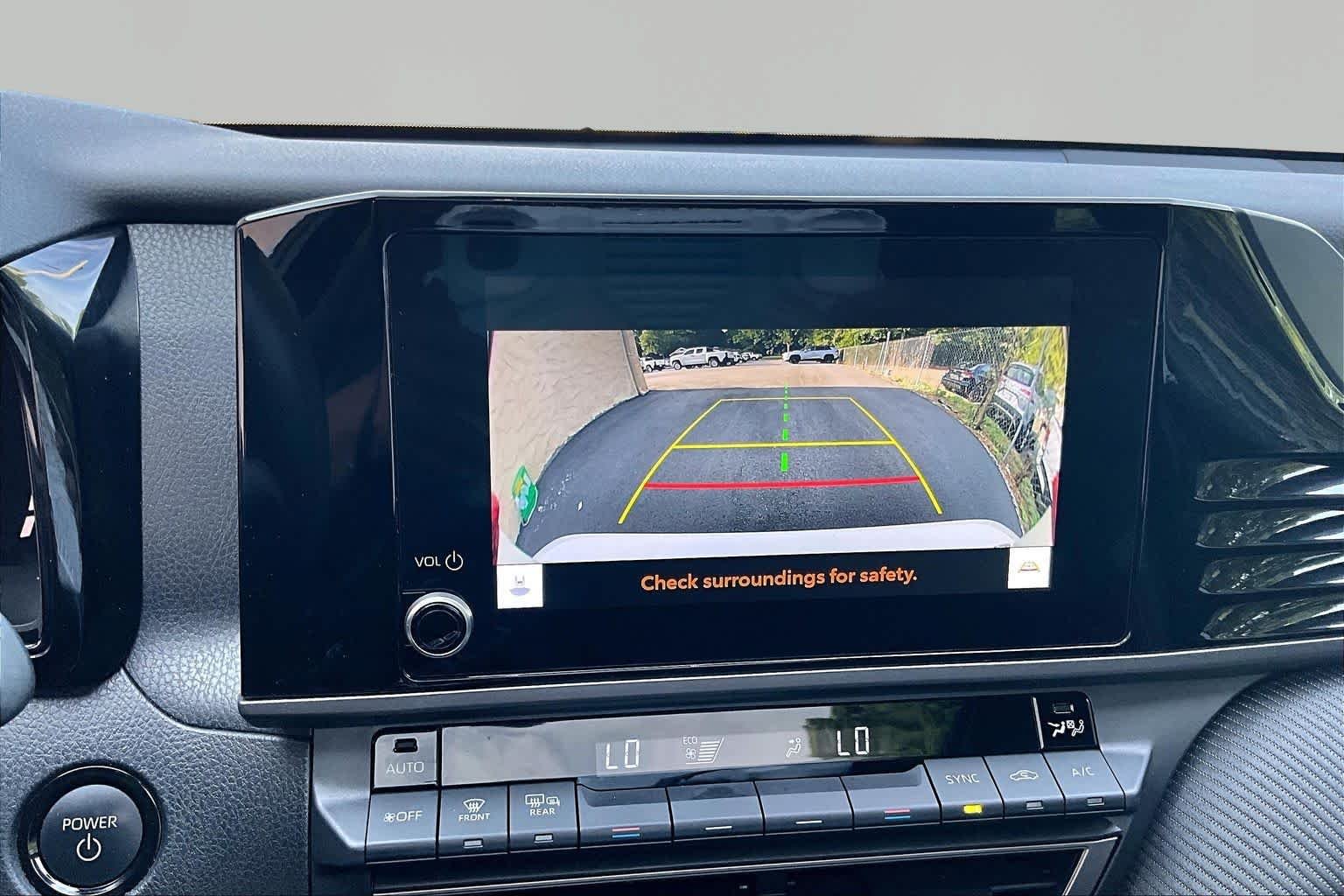Certified Used 2025 Ice Cap Toyota SE image 27