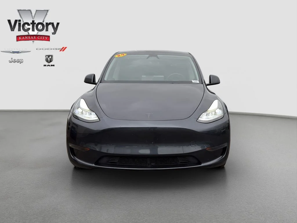 Used 2024 Tesla Model Y Long Range with VIN 7SAYGDED4RF133184 for sale in Kansas City